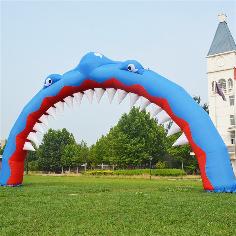复兴鲨鱼广告拱门